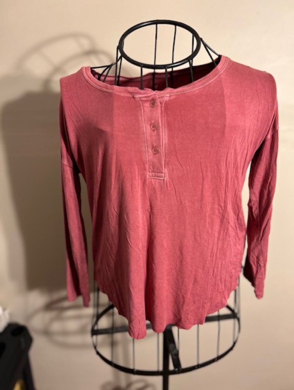 American Eagle Outfitters Long Sleeve Henley in Dusty Rose